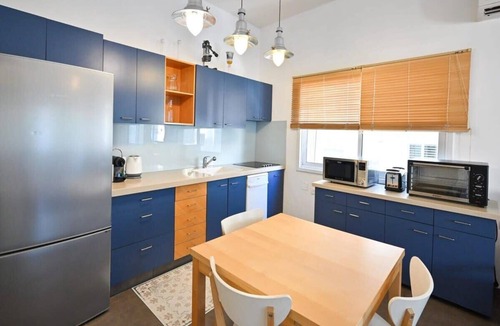 Tel Aviv Apartment | Dizengoff Area 2BR by HolyGuest