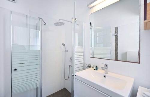 Tel Aviv Apartment | Dizengoff Area 2BR by HolyGuest