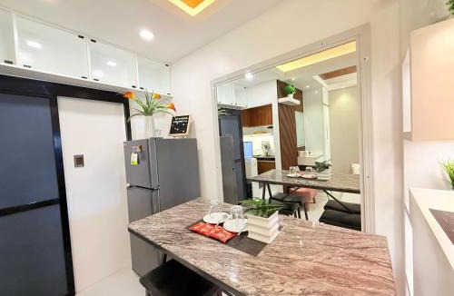 General Santos Apartment | DJS Condo Inspired Studio Gensan Netflix,free wifi,hot&cold shower,10 Min to SM Mall