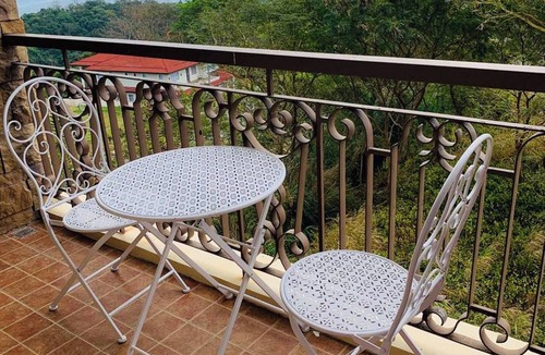 Laurel Condo | DLC Place - Splendido Taal Tower 1 Tagaytay
