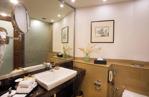 DLF Phase 5 Hotel | DLF Club 5
