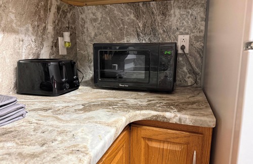 DuBois Apartment | DM-C Comfortable 2BR Apartment