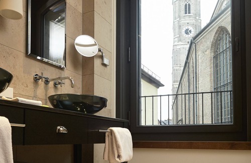 Kreuzviertel Hotel | DO & CO Hotel München