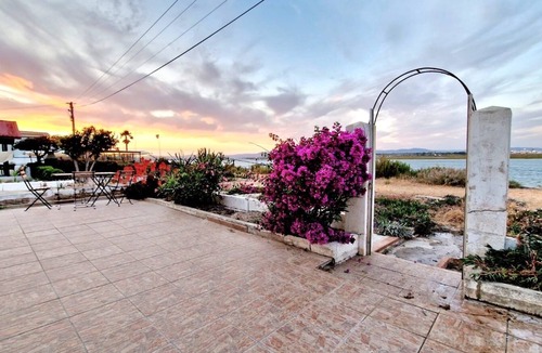 Praia de Faro House | Do you dream of waking up to the soothing sound of the waves,?