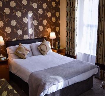 Carrickfergus Hotel | Dobbins Inn