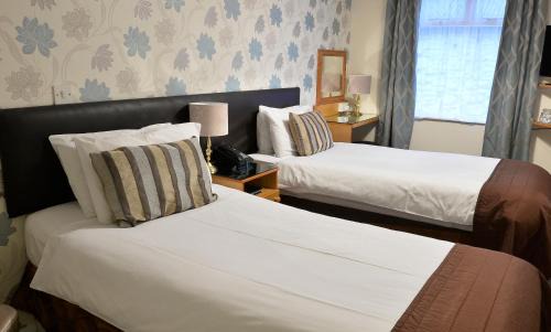 Carrickfergus Hotel | Dobbins Inn