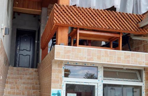 Dobra House | DOBRA RAKIJA - transit sleep