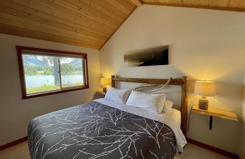 Ucluelet Hotel | Doc Holiday Cabin