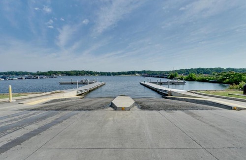 Greenwood House | Dock Access! 'Hook & Heron Lakefront Getaway'