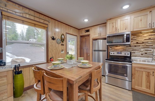 Solon Springs Cabin | Dock, Kayaks & Fire Pit: Solon Springs Lake Escape