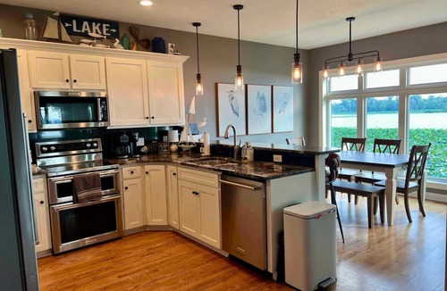 Council Bluffs House | Dock, Paddle, Relax at The Lake