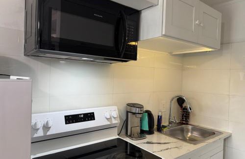 Discovery Bay Apartment | Dockside 1B in Providenciales 7min from Airport