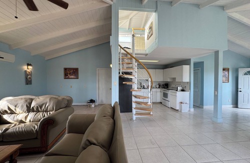 Discovery Bay Apartment | Dockside 3-bedroom Suite in Providenciales