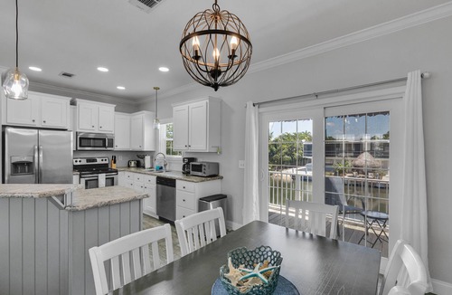 Islamorada House | Dockside Daydream: Where ocean breezes meet unforgettable Keys adventures