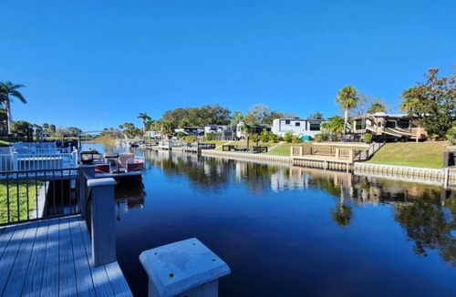 River Ranch RV Rental | Dockside Dreams Waterfront RV Lot River Ranch! 433