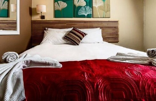 Shadwell Hotel | Dockside Hotel