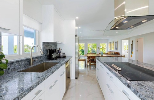 Marathon House | Dockside Paradise | Brand New, Large Dock, Private Pool, Tiki Hut, Walk to Sombrero Beach