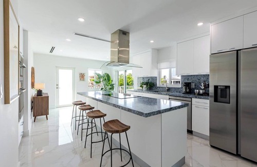 Marathon House | Dockside Paradise | Brand New, Large Dock, Private Pool, Tiki Hut, Walk to Sombrero Beach