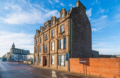 Dundee Apartment | Dockside: Quay Views, City Vibes