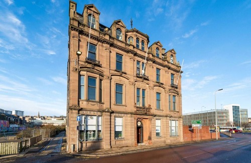 Dundee Apartment | Dockside: Quay Views, City Vibes