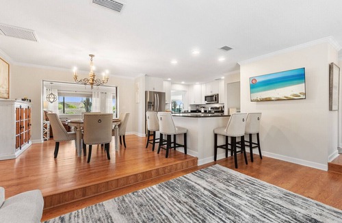 Palm Harbor Cottage | Dockside Serenity