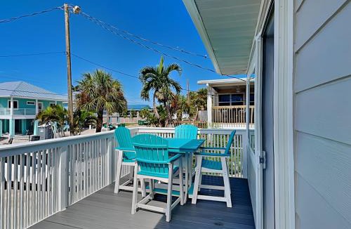 Fort Myers Beach House | Docs Cottage