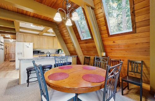 Welches Cabin | Dog-friendly, A-frame cabin with private hot tub - tranquil setting near skiing