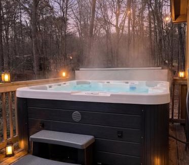 The Woods House | Dog-Friendly A-Frame with Hot Tub and Firepit