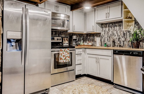 Terrace Park House | Dog-friendly A-frame with garden patio - walk to Busch Gardens