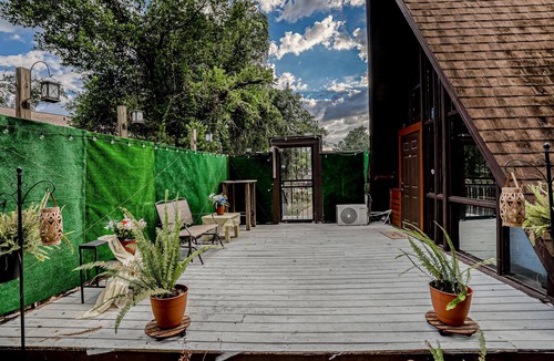 Terrace Park House | Dog-friendly A-frame with garden patio - walk to Busch Gardens
