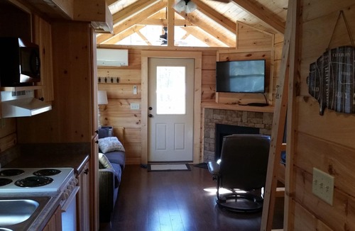Cherokee Cabin | Dog Friendly and Close to Casino. NO crazy hills