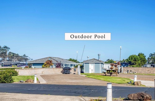 Agate Beach RV Rental | Dog Friendly, Available with 50AMP, 30AMP, Water and Sewer hook up's, WiFi