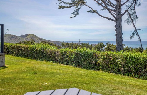 Agate Beach RV Rental | Dog Friendly, Available with 50AMP, 30AMP, Water and Sewer hook up's, WiFi