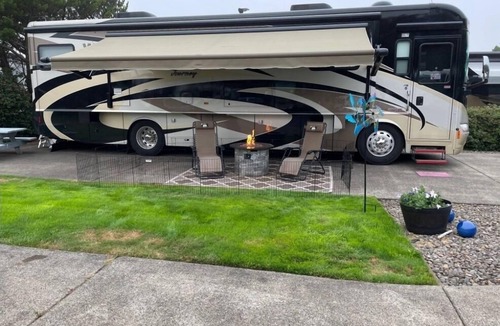 Agate Beach RV Rental | Dog Friendly, Available with 50AMP, 30AMP, Water and Sewer hook up's, WiFi