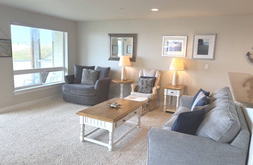 Westport Condo | Dog-friendly Beach Condo in wonderful Westport with fitness room, pool and more