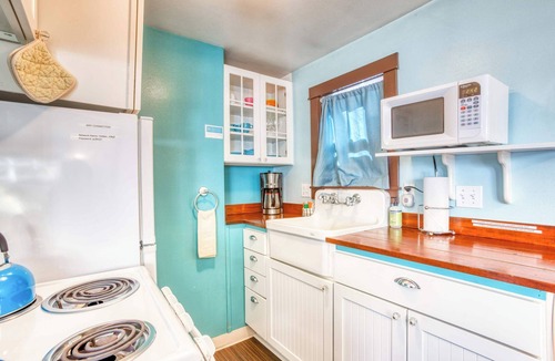 Downtown Cannon Beach House | Dog-Friendly Beach Cottage with Free WiFi - a Block from Beach