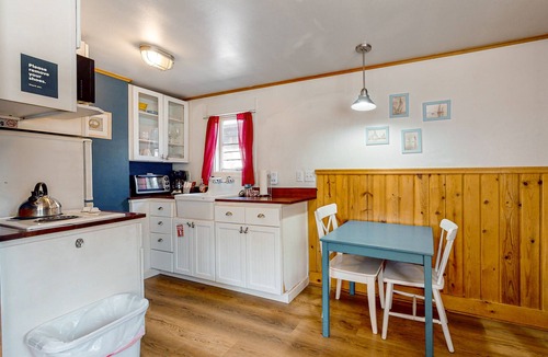 Downtown Cannon Beach Cottage | Dog-Friendly Beach Condo with Free WiFi - Close to Beach