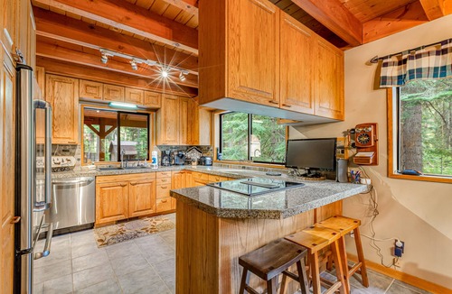 Ronald Cabin | Dog-friendly cabin with hot tub, W/D, woodstove, & porch - RVs and trailers OK