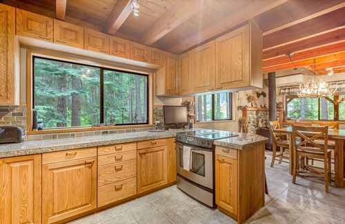 Ronald Cabin | Dog-friendly cabin with hot tub, W/D, woodstove, & porch - RVs and trailers OK