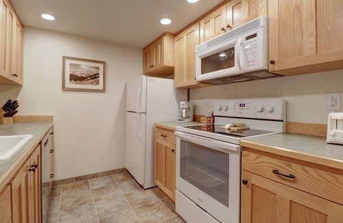 Copper Mountain Village Condo | Dog Friendly Copper Mountain Condo VS453