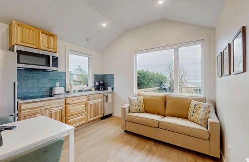 Tolovana Park House | Dog-friendly, comfy cabin only two blocks from the beach