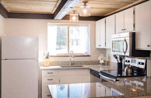 Fraser Condo | Dog-friendly condo close to Winter Park shuttle with pool, hot tub, tennis, gym