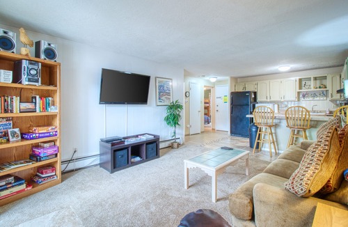 Dillon Condo | Dog-friendly condo in a great location w/ shared indoor pool, hot tub, game room
