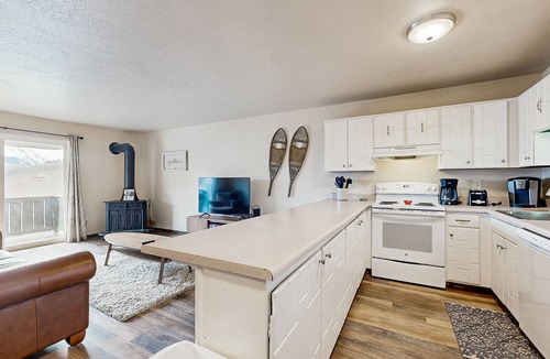 Dillon Condo | Dog-friendly condo with pool, hot tub & tennis - near summer/winter recreation