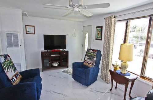 North Cape May House | Dog Friendly cottage located seven short blocks to The Bay and Ferry terminal. Sleeps 6.