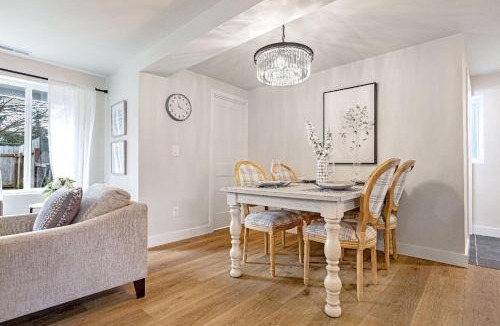 North City House | Dog Friendly Cozy Remodeled Shoreline Rambler