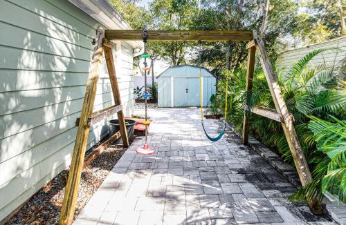 Walkers Holly Hill House | Dog-Friendly Daytona Beach Cottage w/Patio!