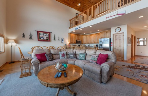 McHenry House | Dog Friendly Deep Creek Escape w/Scenic Mountain Views