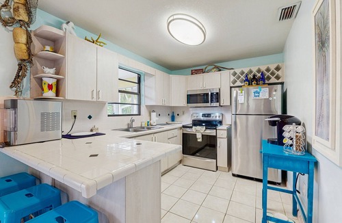 Key Largo House | Dog friendly Florida Keys Home with Grill, Patio & Fully Equipped Kitchen