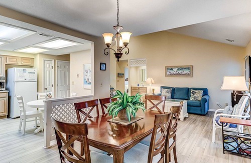 Shipyard Plantation Condo | Dog-friendly ,golf course views, pool,beach nearby